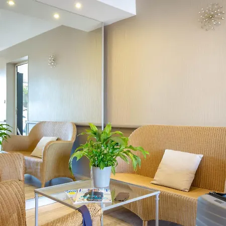 Climatise Pour 2/3 - Proche Et Commerces - Wifi Inclus - Fr-1-466a-22 Apartment *